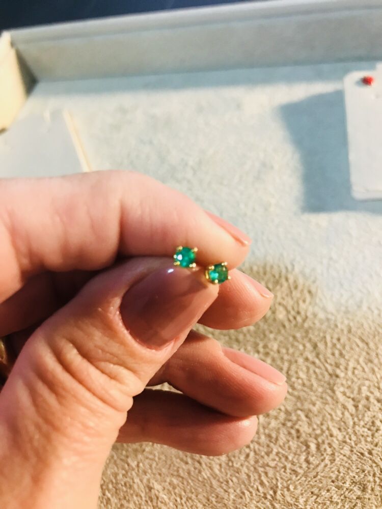 Topitos Athena - Oro 18k & Esmeralda Natural