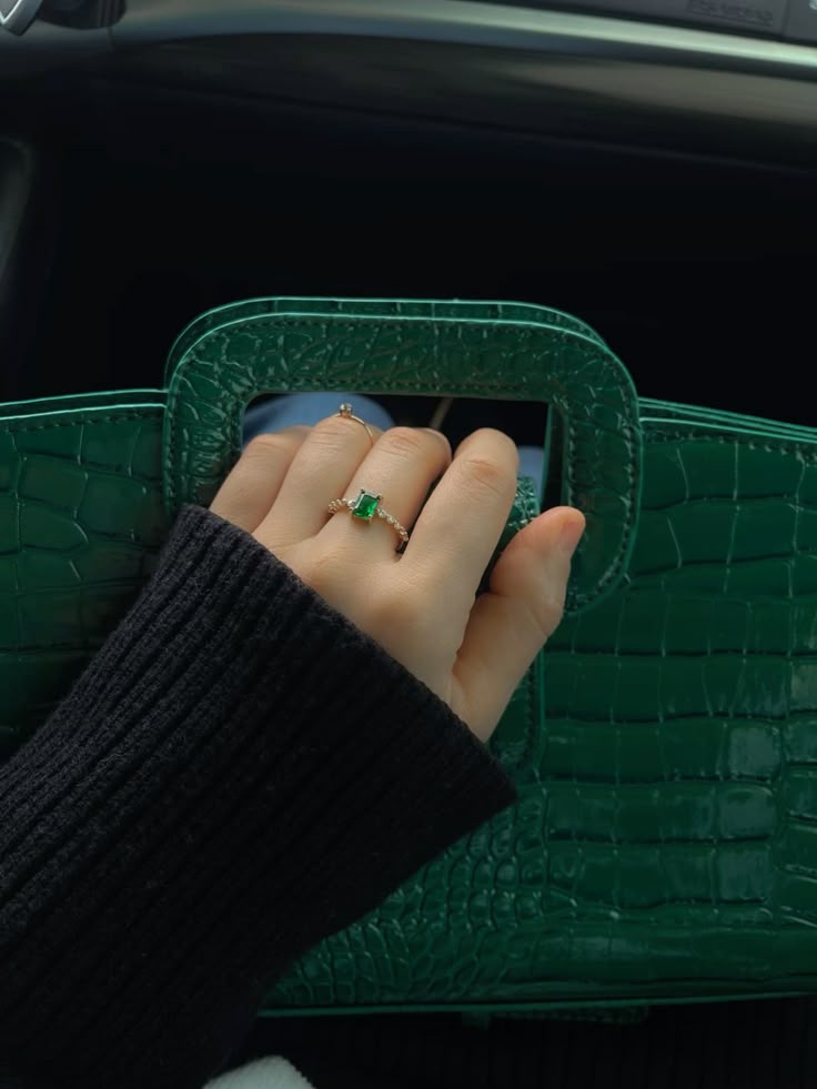 Anillo Zeus - Oro 18k, Diamantes & Esmeralda Natural